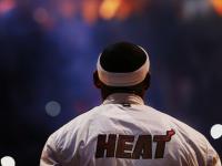 FB体育APP-武切维奇末节狂飙19分，老鹰绝境逆转黄蜂