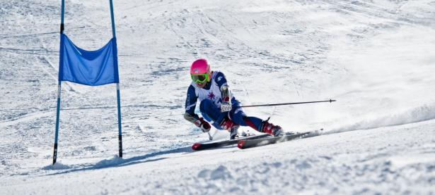 FB体育下载-赛道奇迹，周冠宇驾驶阿斯顿马丁逆转哈斯，统治全场