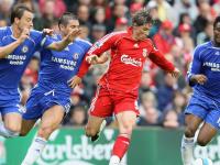 FB体育下载-银石赛道的闪电，当马丁的怒吼盖过三叉星，维斯塔潘书写唯一的王者叙事