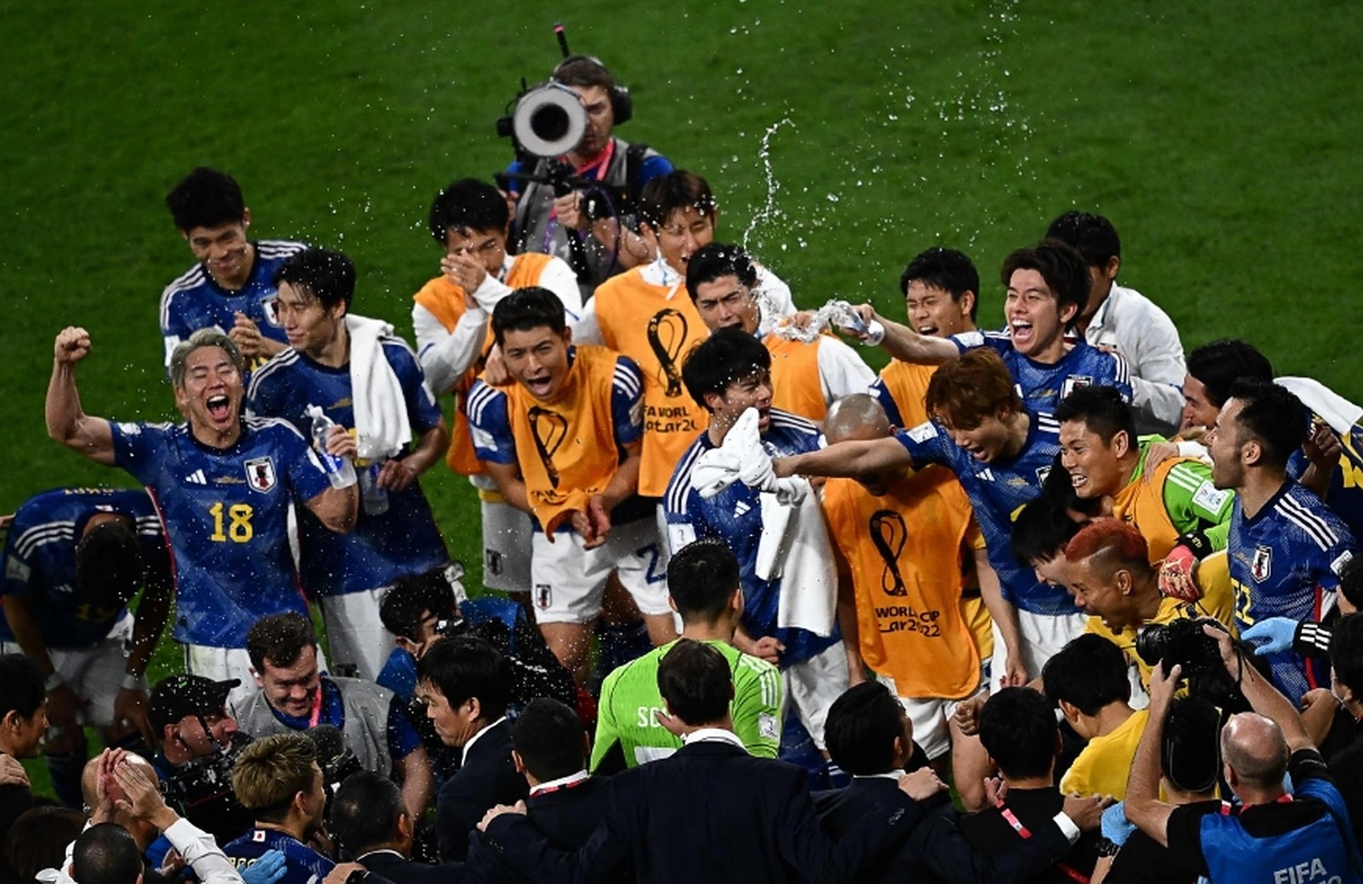 队员在最新一场比赛中掌握先机取胜