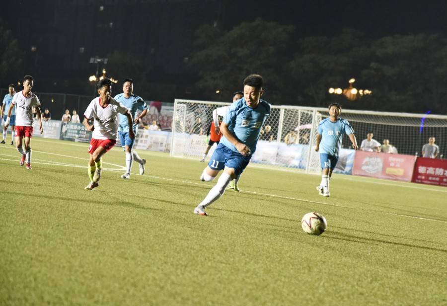 足球赛事掀起热潮，精彩纷呈