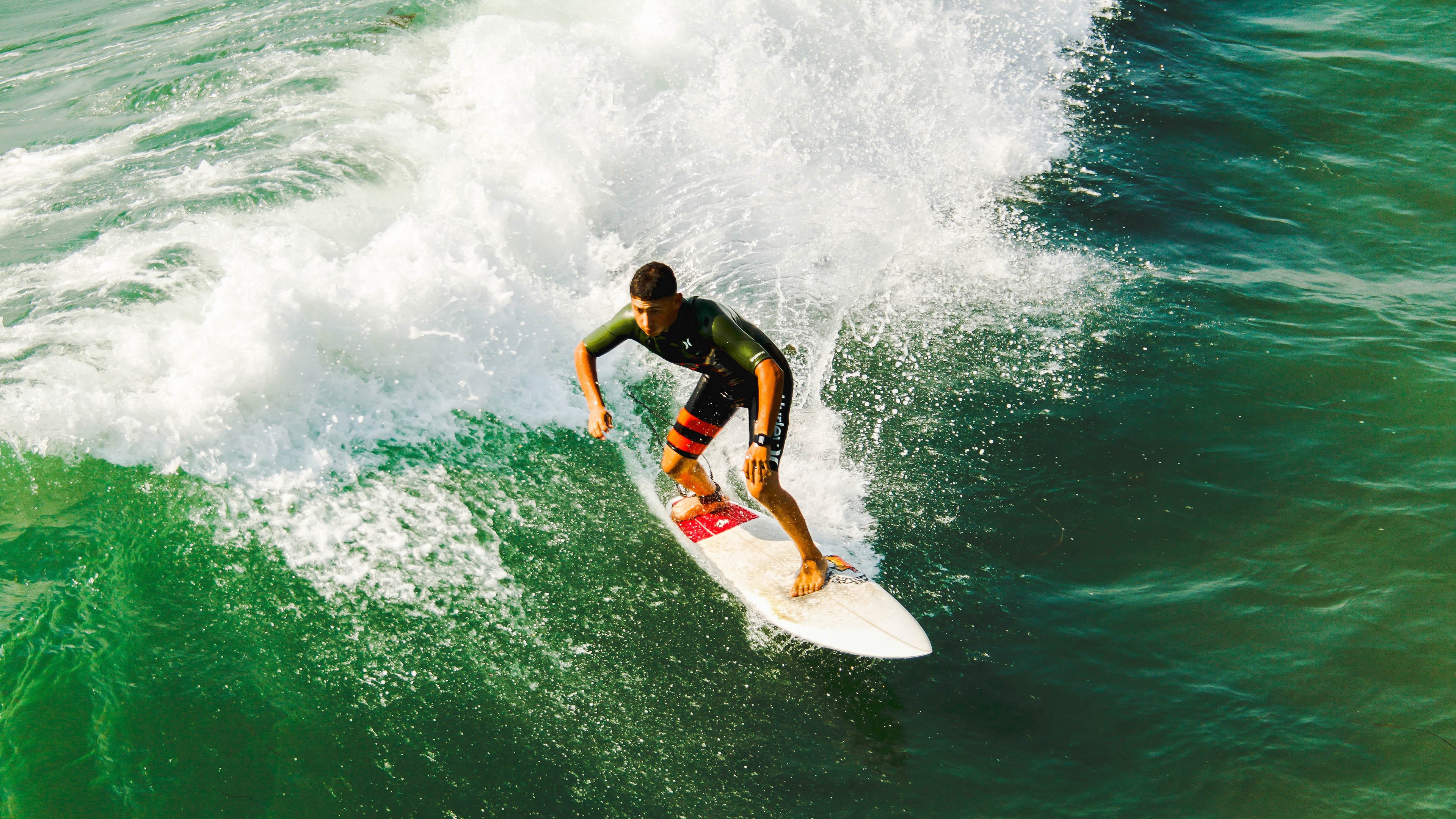 当东方狂胜遇见西方接管,体育世界的平行宇宙