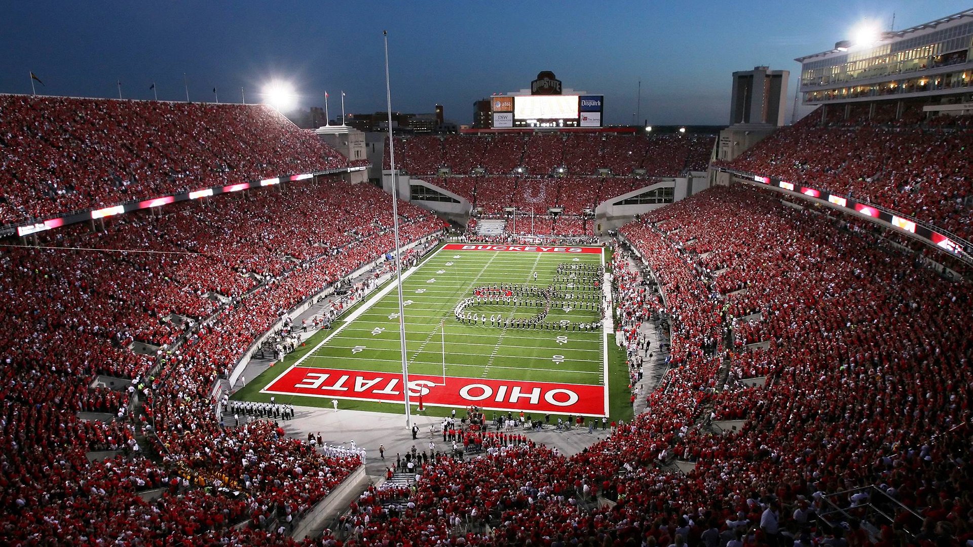 暗夜疾驰,福克斯在F1年度争冠之夜的绝地反击